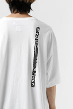 画像をギャラリービューアに読み込む, FACETASM BARCODE PRINT TEE (WHITE)