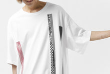 画像をギャラリービューアに読み込む, FACETASM BARCODE PRINT TEE (WHITE)