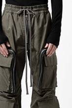 画像をギャラリービューアに読み込む, A.F ARTEFACT ZIP CARGO POCKET PANTS (KHAKI)