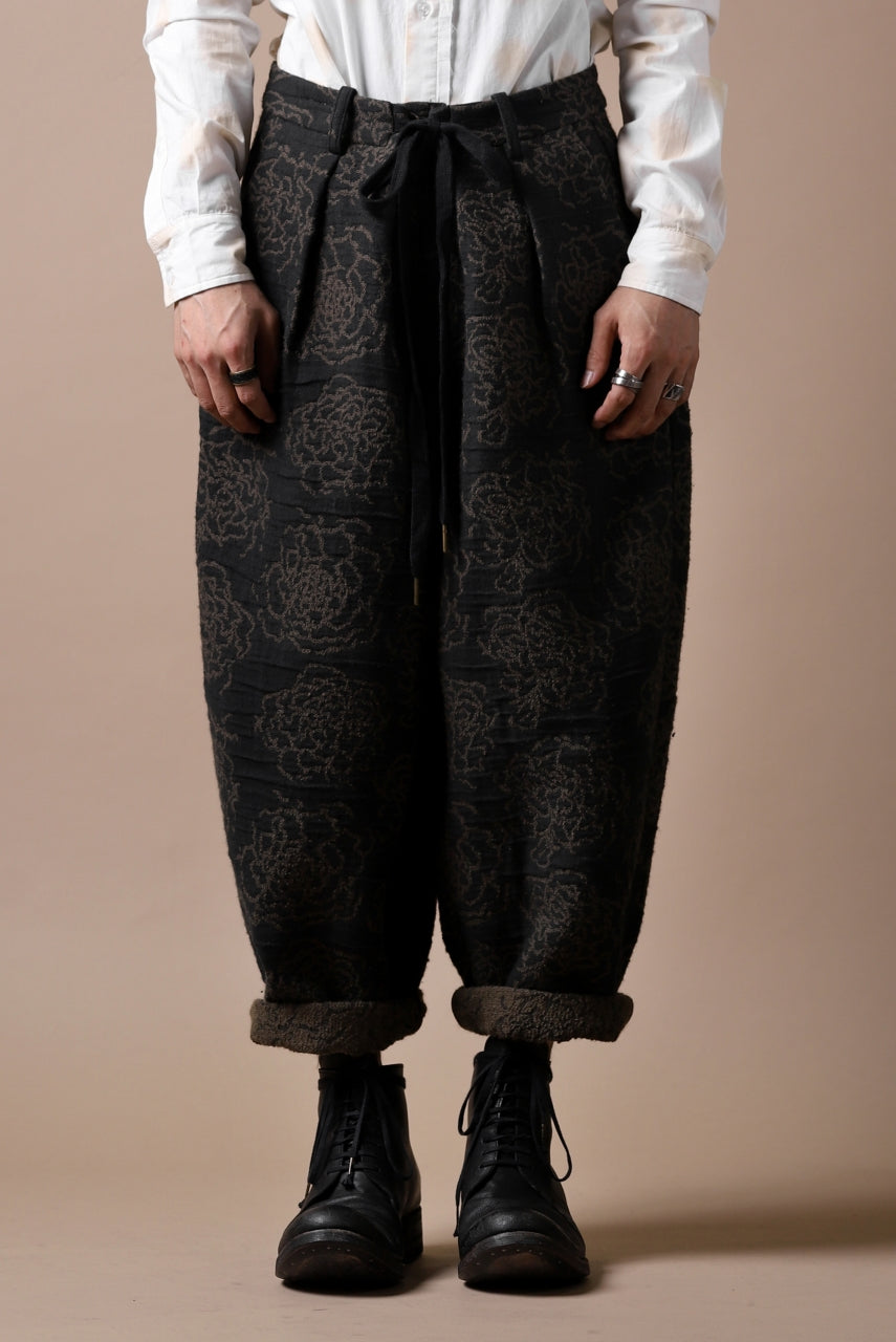 画像をギャラリービューアに読み込む, Aleksandr Manamis Loose Cropped Pant  / Jacquard (BLACK BROWN)