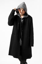 Load image into Gallery viewer, daub RAW EDGE COAT / VIRGIN WOOL (BLACK)