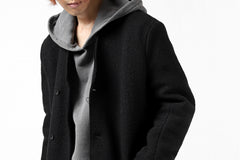 Load image into Gallery viewer, daub RAW EDGE COAT / VIRGIN WOOL (BLACK)