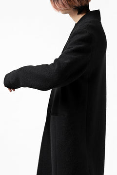 Load image into Gallery viewer, daub RAW EDGE COAT / VIRGIN WOOL (BLACK)