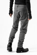 Load image into Gallery viewer, daub ERGONOMIC SEAM SLIM PANTS / STRETCH COTTON (GREY)