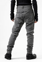 Load image into Gallery viewer, daub ERGONOMIC SEAM SLIM PANTS / STRETCH COTTON (GREY)