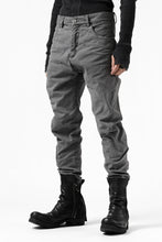 Load image into Gallery viewer, daub ERGONOMIC SEAM SLIM PANTS / STRETCH COTTON (GREY)