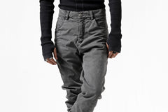 Load image into Gallery viewer, daub ERGONOMIC SEAM SLIM PANTS / STRETCH COTTON (GREY)