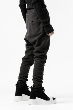 Load image into Gallery viewer, daub SWEAT SLIM JOGGER PANTS / COLD DYED JERSEY (DARK GREY)