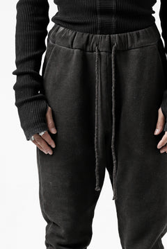 Load image into Gallery viewer, daub SWEAT SLIM JOGGER PANTS / COLD DYED JERSEY (DARK GREY)