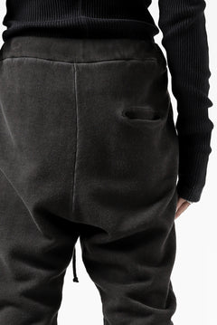 Load image into Gallery viewer, daub SWEAT SLIM JOGGER PANTS / COLD DYED JERSEY (DARK GREY)