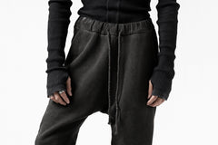 Load image into Gallery viewer, daub SWEAT SLIM JOGGER PANTS / COLD DYED JERSEY (DARK GREY)