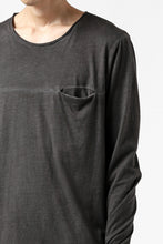 Load image into Gallery viewer, daub CHEST POCKET LONG SLEEVE CUT SEWN / COLD DYED JERSEY (DARK GREY)