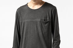 Load image into Gallery viewer, daub CHEST POCKET LONG SLEEVE CUT SEWN / COLD DYED JERSEY (DARK GREY)
