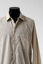 Load image into Gallery viewer, daub PLAIN COLLAR SHIRT / COLD DYED ORGANIC COTTON (SAND)