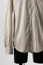 Load image into Gallery viewer, daub PLAIN COLLAR SHIRT / COLD DYED ORGANIC COTTON (SAND)