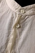 Load image into Gallery viewer, daub DYEING MINIMAL SS SHIRT / ORGANIC COTTON (SAND)