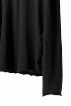 Load image into Gallery viewer, daub RAGLAN STITCH L/S CUTSEWN / DYED COTTON JERSEY (BLACK)