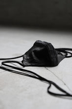 画像をギャラリービューアに読み込む, masnada LEATHER MASK / PELLE DI PECORA VEGETALE (BLACK)