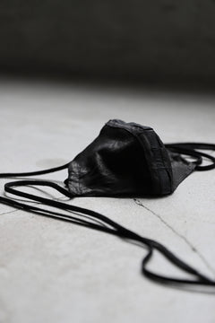 画像をギャラリービューアに読み込む, masnada LEATHER MASK / PELLE DI PECORA VEGETALE (BLACK)