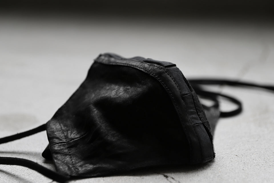 画像をギャラリービューアに読み込む, masnada LEATHER MASK / PELLE DI PECORA VEGETALE (BLACK)
