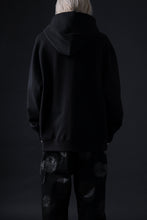 Load image into Gallery viewer, mastermind JAPAN SWEAT HOODIE / FACE LOGO (BLACK)