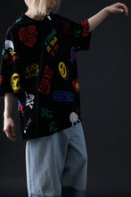 画像をギャラリービューアに読み込む, mastermind JAPAN ALL-OVER DESIGN VELOUR TEE / BOXY FIT (MULTI)