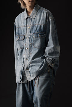 Load image into Gallery viewer, mastermind WORLD LIGHT OZ SELVEDGE DENIM SHIRT / SPECIAL WATER REPELLENT (INDIGO)