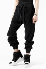 画像をギャラリービューアに読み込む, thomkrom RADICAL POCKETS EASY TROUSERS / SOFT FROTTEE (BLACK)