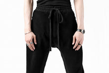 画像をギャラリービューアに読み込む, thomkrom RADICAL POCKETS EASY TROUSERS / SOFT FROTTEE (BLACK)