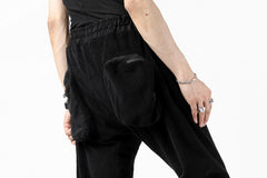 画像をギャラリービューアに読み込む, thomkrom RADICAL POCKETS EASY TROUSERS / SOFT FROTTEE (BLACK)