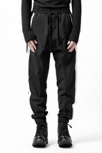 画像をギャラリービューアに読み込む, thom/krom SIDE LINE JOGGER PANTS / ELASTIC NYLON (BLACK)