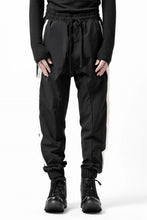 画像をギャラリービューアに読み込む, thom/krom SIDE LINE JOGGER PANTS / ELASTIC NYLON (BLACK)