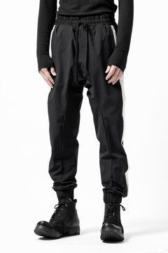 画像をギャラリービューアに読み込む, thom/krom SIDE LINE JOGGER PANTS / ELASTIC NYLON (BLACK)