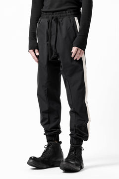 画像をギャラリービューアに読み込む, thom/krom SIDE LINE JOGGER PANTS / ELASTIC NYLON (BLACK)