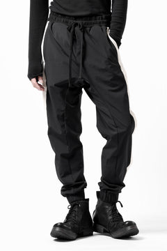 画像をギャラリービューアに読み込む, thom/krom SIDE LINE JOGGER PANTS / ELASTIC NYLON (BLACK)