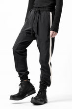画像をギャラリービューアに読み込む, thom/krom SIDE LINE JOGGER PANTS / ELASTIC NYLON (BLACK)