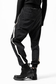 画像をギャラリービューアに読み込む, thom/krom SIDE LINE JOGGER PANTS / ELASTIC NYLON (BLACK)