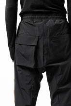 画像をギャラリービューアに読み込む, thom/krom SIDE LINE JOGGER PANTS / ELASTIC NYLON (BLACK)