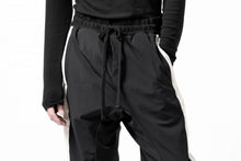 画像をギャラリービューアに読み込む, thom/krom SIDE LINE JOGGER PANTS / ELASTIC NYLON (BLACK)