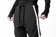 画像をギャラリービューアに読み込む, thom/krom SIDE LINE JOGGER PANTS / ELASTIC NYLON (BLACK)