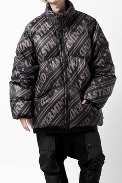 画像をギャラリービューアに読み込む, mastermind WORLD x Rocky Mountain Featherbed STAND DOWN JACKET (BLACK)