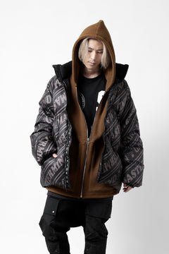 画像をギャラリービューアに読み込む, mastermind WORLD x Rocky Mountain Featherbed STAND DOWN JACKET (BLACK)