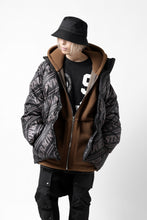 画像をギャラリービューアに読み込む, mastermind WORLD x Rocky Mountain Featherbed STAND DOWN JACKET (BLACK)