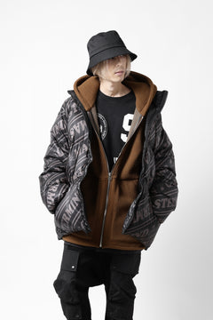 画像をギャラリービューアに読み込む, mastermind WORLD x Rocky Mountain Featherbed STAND DOWN JACKET (BLACK)
