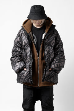 画像をギャラリービューアに読み込む, mastermind WORLD x Rocky Mountain Featherbed STAND DOWN JACKET (BLACK)