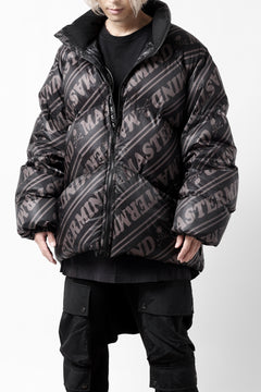 画像をギャラリービューアに読み込む, mastermind WORLD x Rocky Mountain Featherbed STAND DOWN JACKET (BLACK)