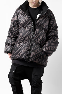 画像をギャラリービューアに読み込む, mastermind WORLD x Rocky Mountain Featherbed STAND DOWN JACKET (BLACK)