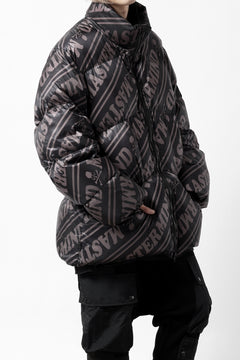 画像をギャラリービューアに読み込む, mastermind WORLD x Rocky Mountain Featherbed STAND DOWN JACKET (BLACK)