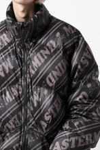 画像をギャラリービューアに読み込む, mastermind WORLD x Rocky Mountain Featherbed STAND DOWN JACKET (BLACK)