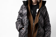 画像をギャラリービューアに読み込む, mastermind WORLD x Rocky Mountain Featherbed STAND DOWN JACKET (BLACK)
